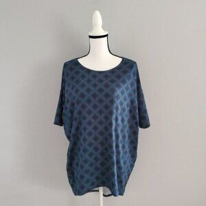 LuLaRoe Short Sleeve Relaxed Fit Shirttail Tee XS